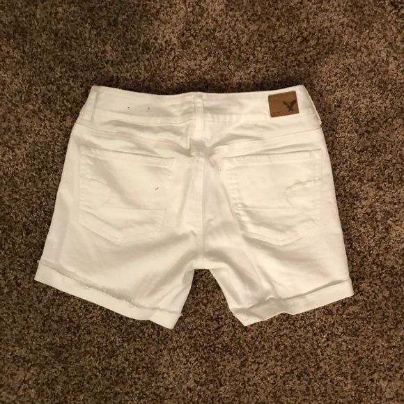 White shorts - Picture 3 of 3